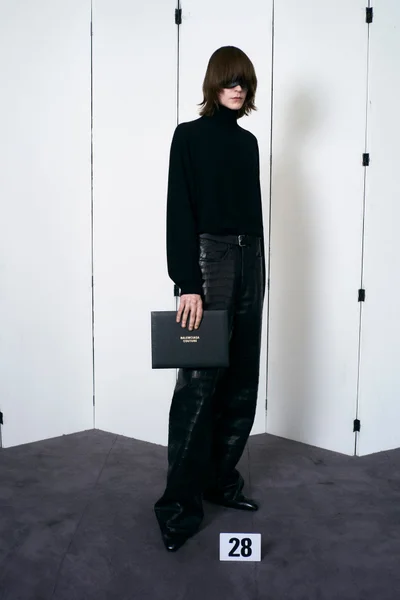 Look 28